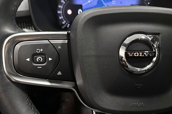 Volvo XC40 14 of 29