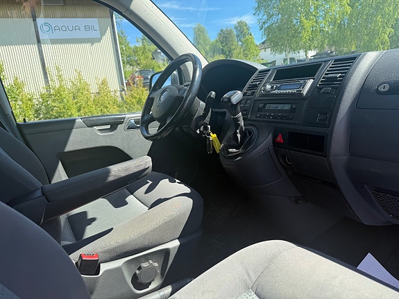 Volkswagen Transporter 13 of 17