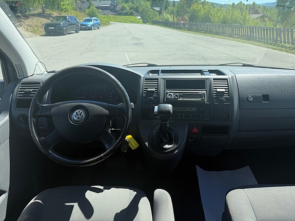 Volkswagen Transporter 11 of 17