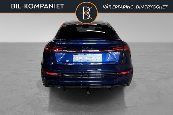 Audi e-tron S 4 of 5