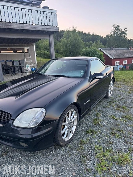 Mercedes-Benz slk 4 of 5
