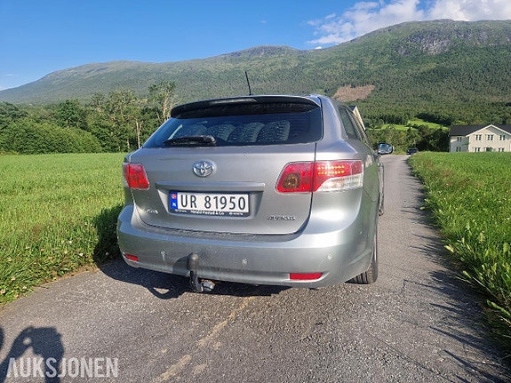 Toyota Avensis 5 of 5
