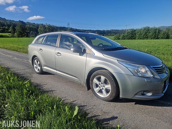 Toyota Avensis 3 of 5