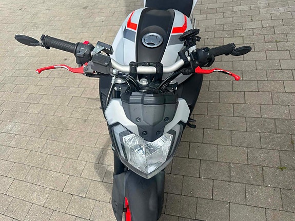 Yamaha MT-125 4 of 13
