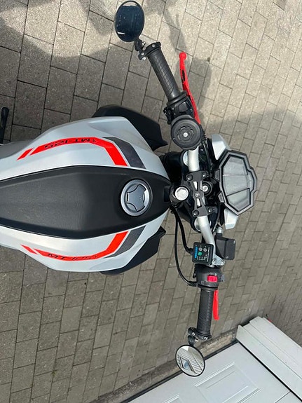 Yamaha MT-125 8 of 13