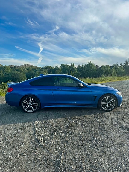 BMW 420i 3 of 5