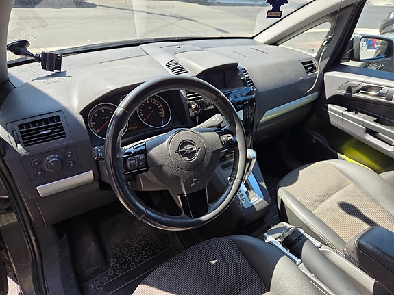 Opel Zafira 11 of 17