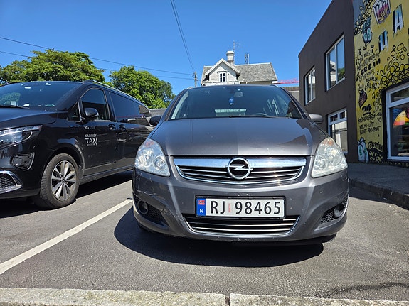 Opel Zafira 2 of 5