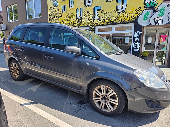 Opel Zafira 4 of 5