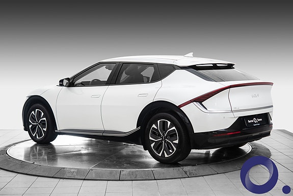 Kia EV6 3 of 5