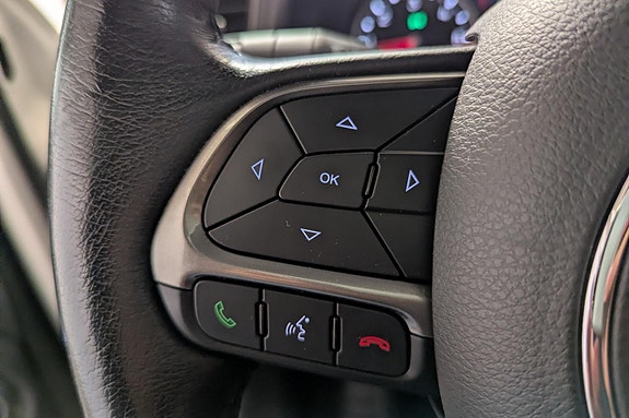 Jeep Renegade 15 of 30