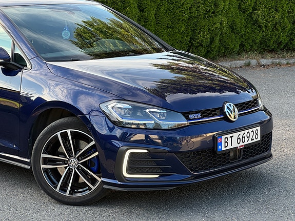 Volkswagen Golf VII 3 of 5