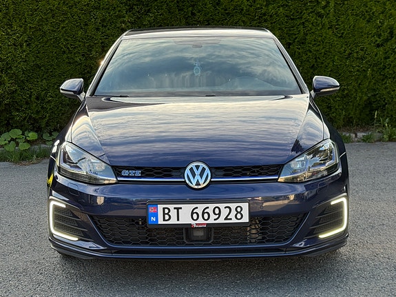 Volkswagen Golf VII 2 of 5