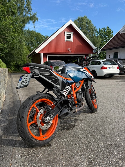 KTM 390 Duke 4 of 4
