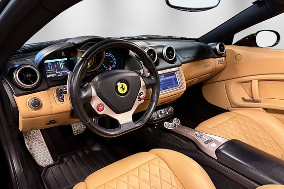 Ferrari California 22 of 30