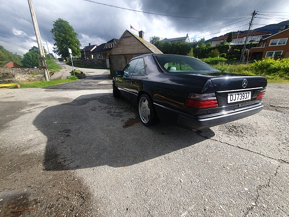 Mercedes-Benz E230 7 of 24
