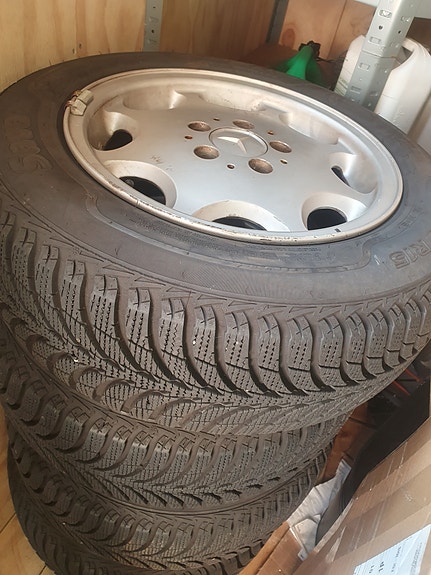 Mercedes-Benz E230 14 of 24
