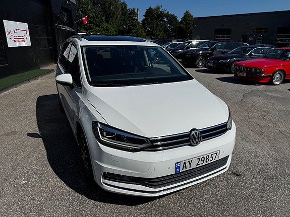 Volkswagen Touran 5 of 5