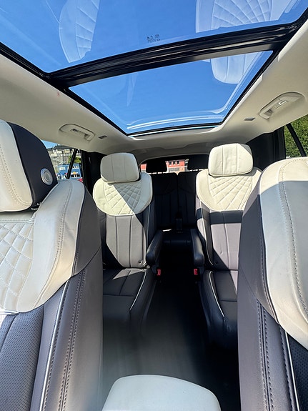 Hongqi E-HS9 15 of 22