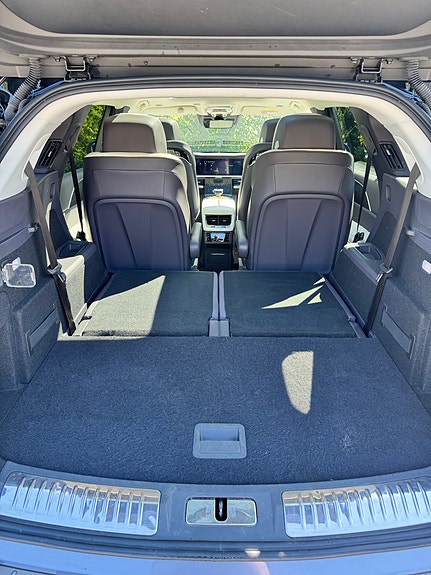 Hongqi E-HS9 8 of 22