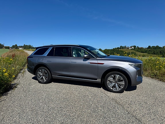 Hongqi E-HS9 4 of 22