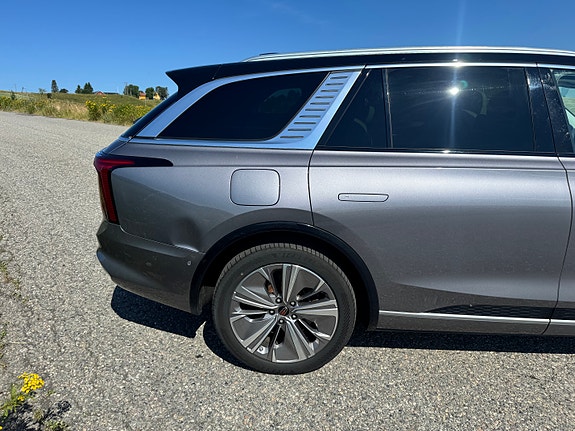 Hongqi E-HS9 20 of 22