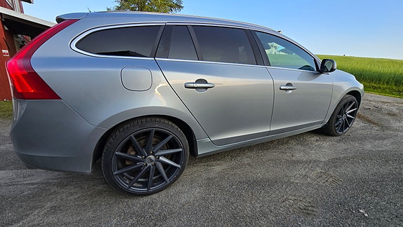 Volvo V60 5 of 12