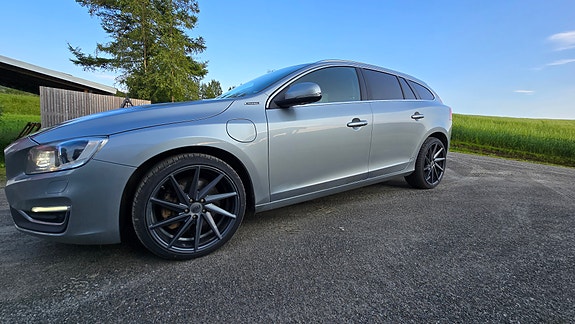 Volvo V60 3 of 12