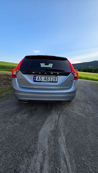 Volvo V60 4 of 12