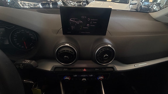 Audi Q2 27 of 30