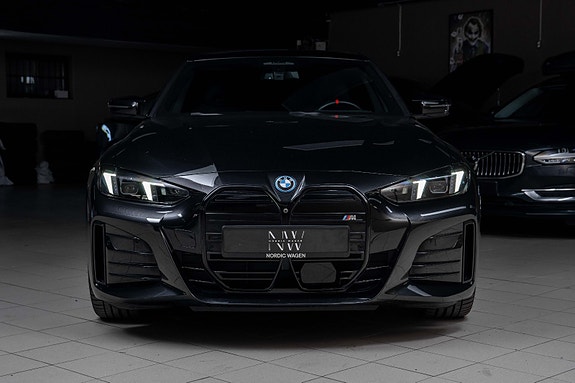 BMW i4 4 of 5