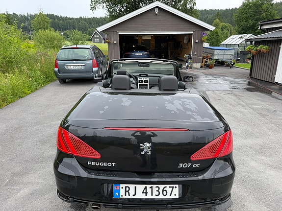 Peugeot 307 CC 4 of 5