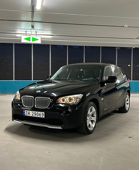 BMW X1 3 of 5
