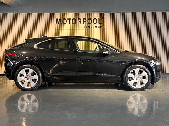 Jaguar I-PACE 3 of 5