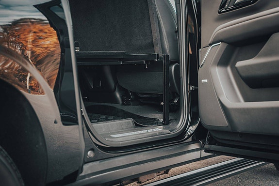 Chevrolet Suburban 19 of 24