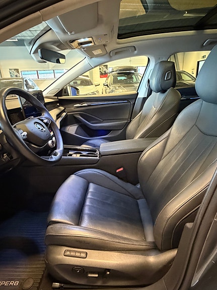 Skoda Superb 15 of 30