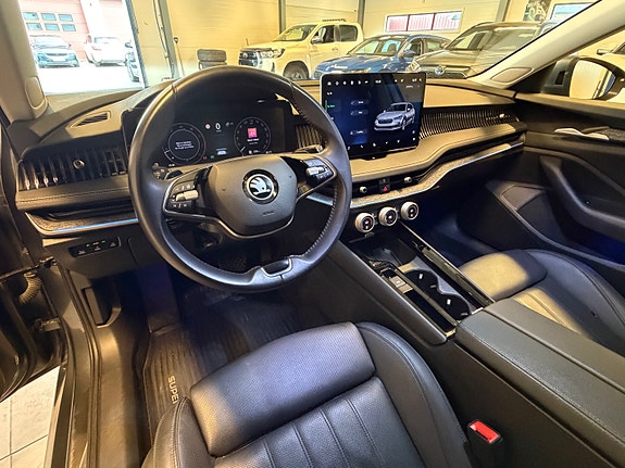 Skoda Superb 18 of 30