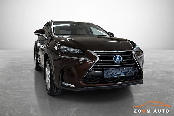 Lexus NX300h 3 of 5