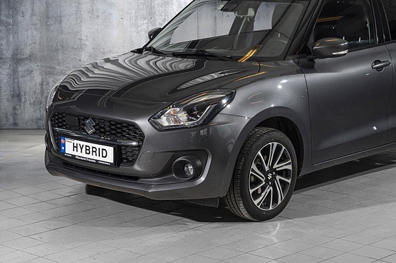 Suzuki Swift 2 of 5