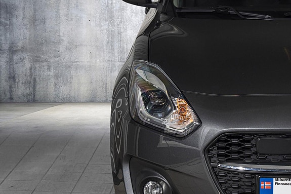 Suzuki Swift 3 of 5