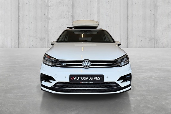 Volkswagen Touran 2 of 5
