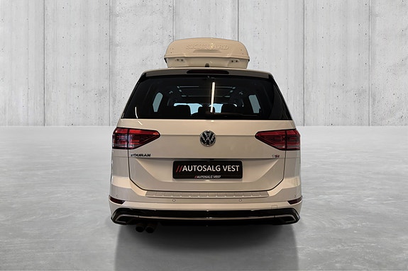 Volkswagen Touran 4 of 5