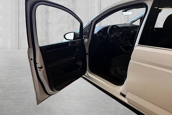 Volkswagen Touran 5 of 5