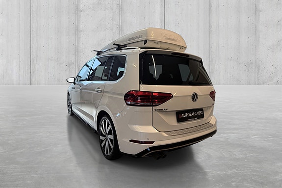 Volkswagen Touran 3 of 5