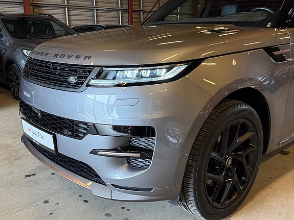 Land Rover Range Rover Sport 2 of 5