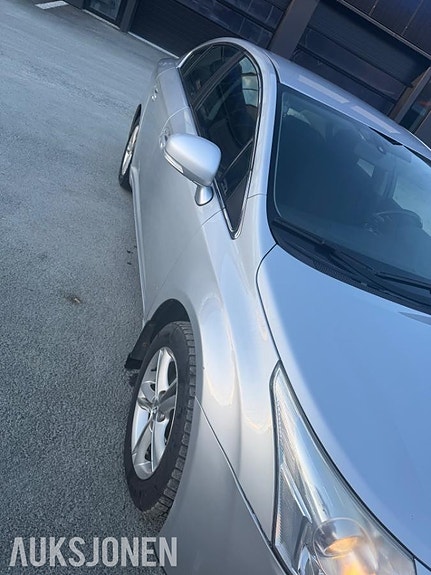 Toyota Avensis 4 of 5