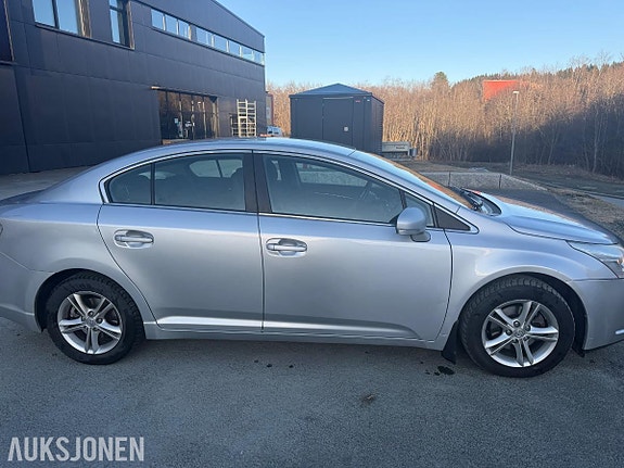 Toyota Avensis 3 of 5