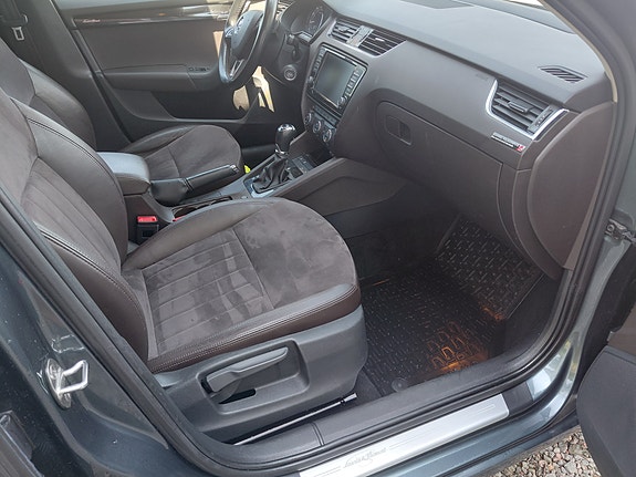 Skoda Octavia 8 of 29