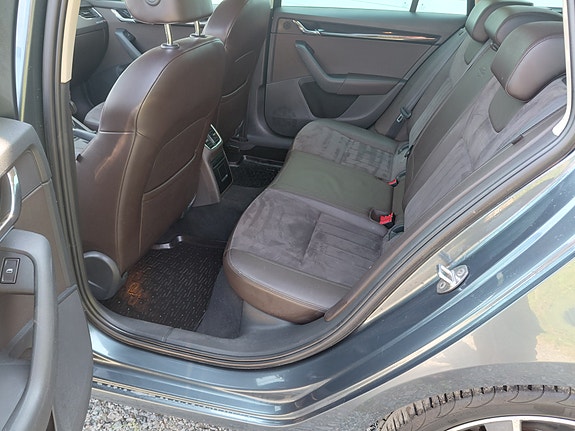 Skoda Octavia 14 of 29