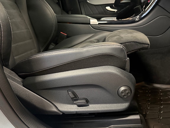 Mercedes-Benz GLC300 e 6 of 27